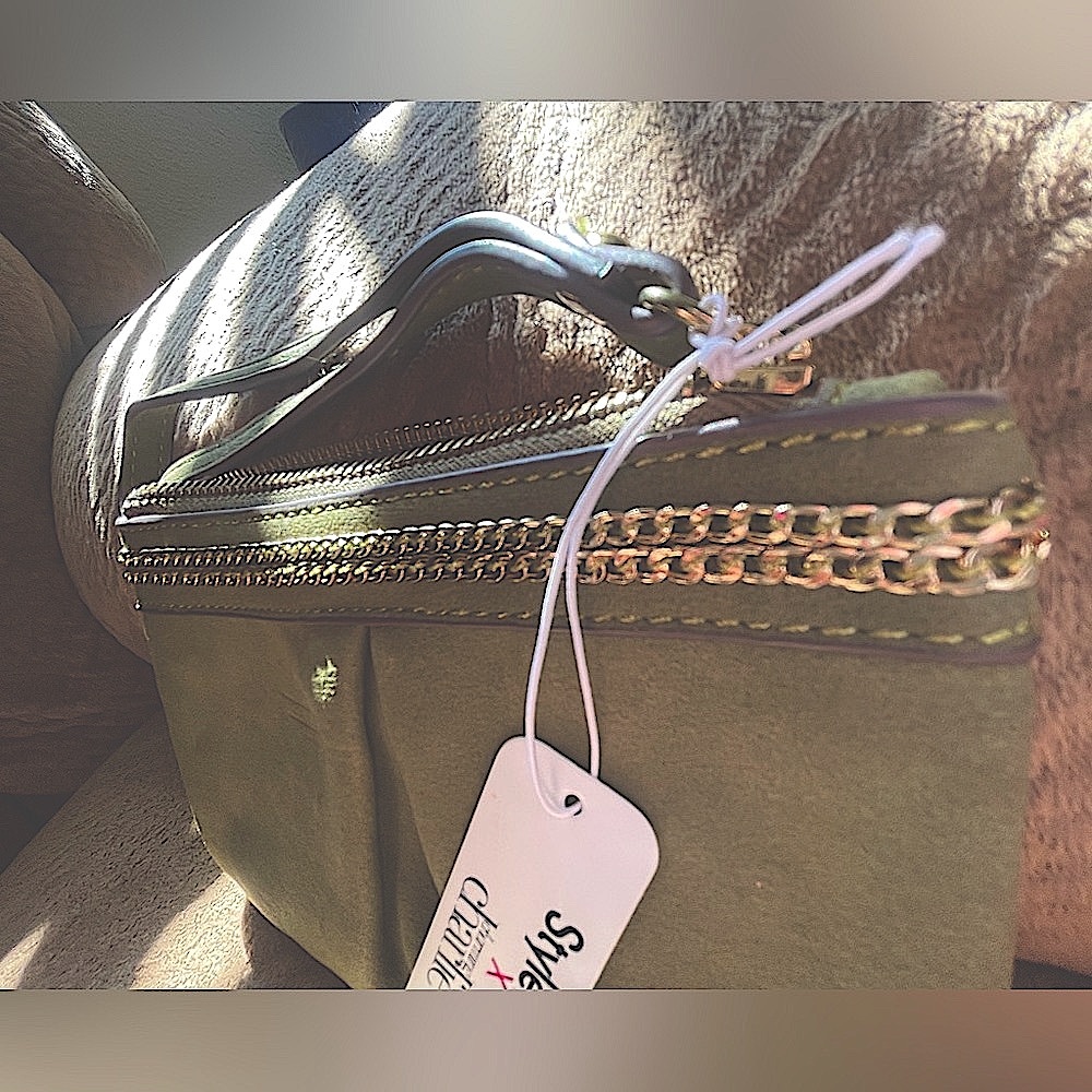 Wristlet Olive Green with Gold Accents — Charming Charlie - Picture 4 of 12